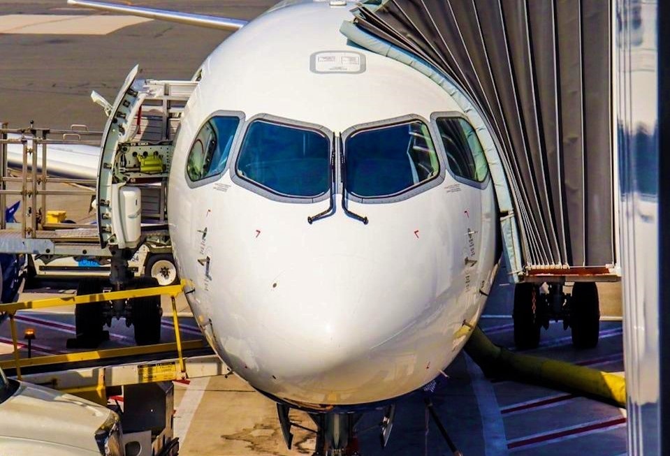 Transport Canada issued  Airworthiness  Directive  to  replace  the  radomes  of  Certain  A220-300 aircraft ,  if  their  Diverter  strips  are  found  painted  !